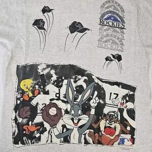 Vintage 1991 Colorado Rockies Looney Tunes Size XL T-Shirt Taz Bugs Tweety USA